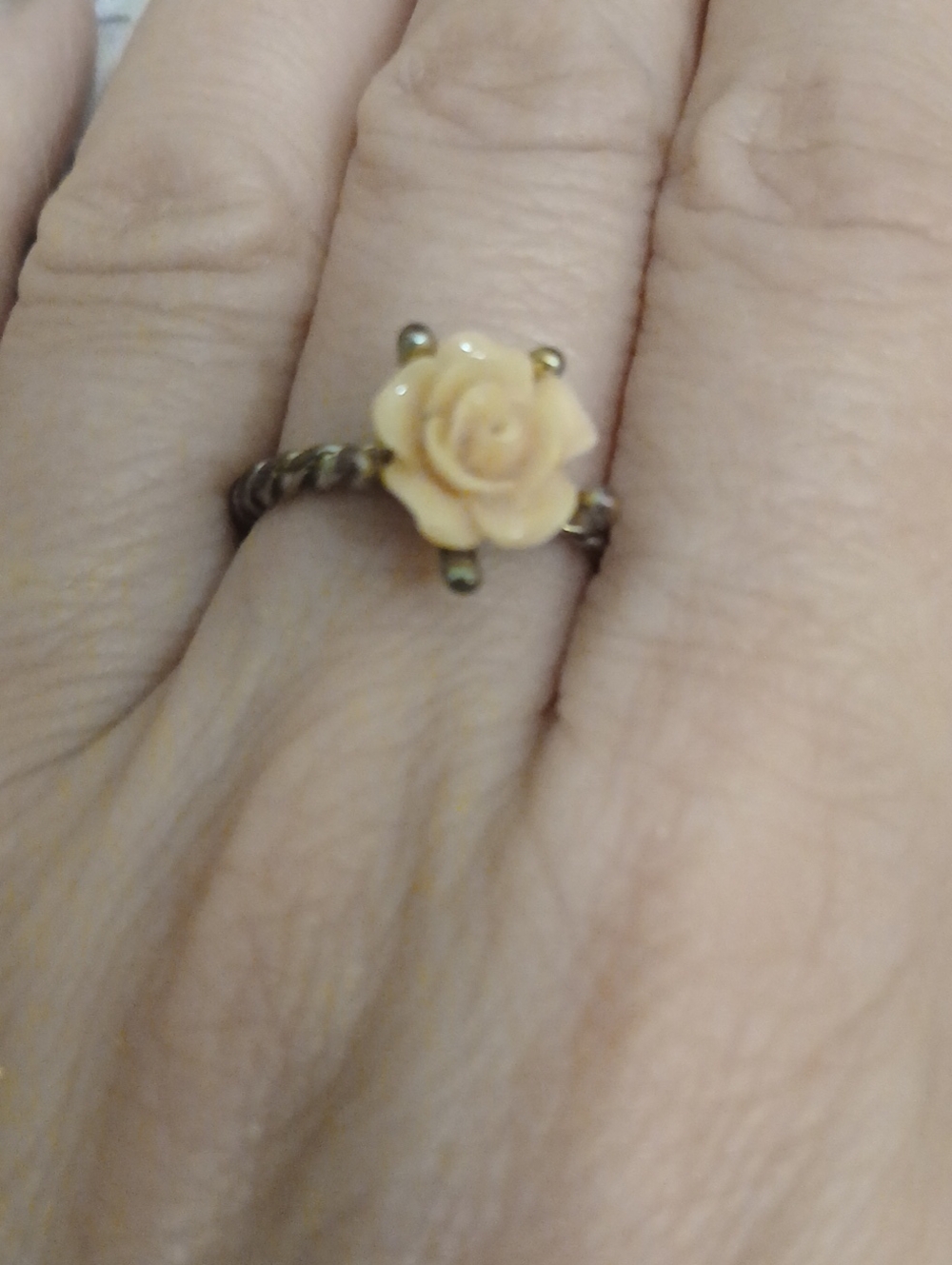 Delicate Cream Rose Brass/Goldtone Ring for Women 7.5/8